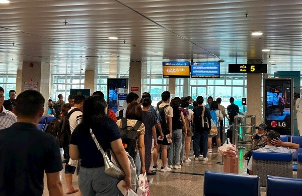 “Loan” chieu tro lua dao mua ban dat ve may bay dip cuoi nam​-Hinh-2