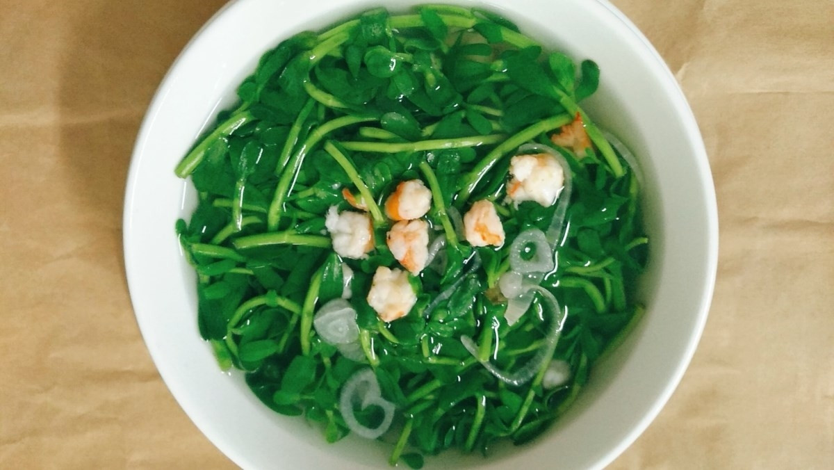 Nhiều gia đình thành phố tìm mua rau đắng từ những người quen hoặc thương lái chuyên cung cấp với mức giá có thời điểm lên tới gần 70.000 đồng/kg. Ảnh: Internet