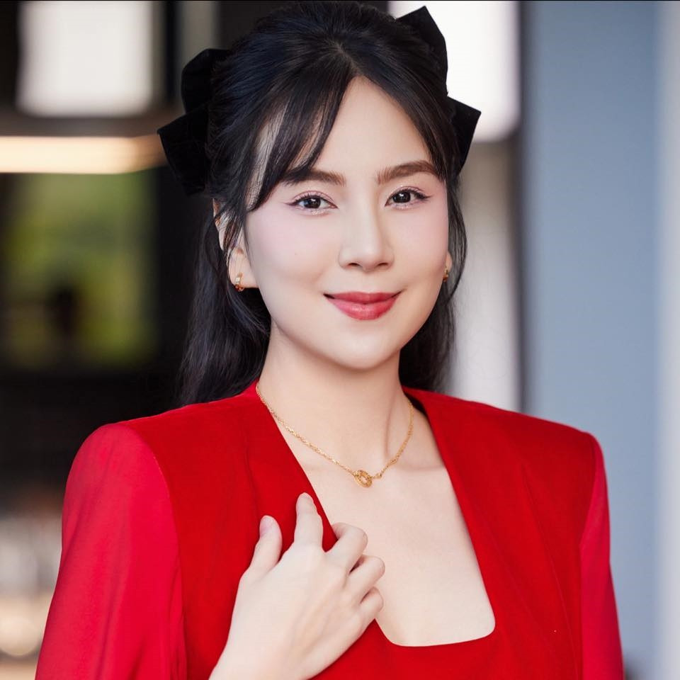 Mới đây, MC Mai Ngọc gây bất ngờ khi xác nhận có bạn trai mới. Mai Ngọc cho biết, cuộc tình cũ của cô kết thúc đã lâu, đến lúc khép cánh cửa đó lại và bước tiếp. Ảnh: FB Mai Ngọc