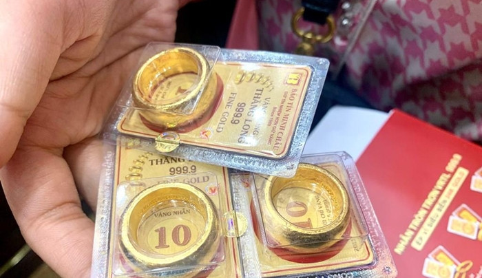 Giá vàng hôm nay 15/12: Tiếp tục lao dốc? Gia vang hom nay 15/12: Tiep tuc lao doc?