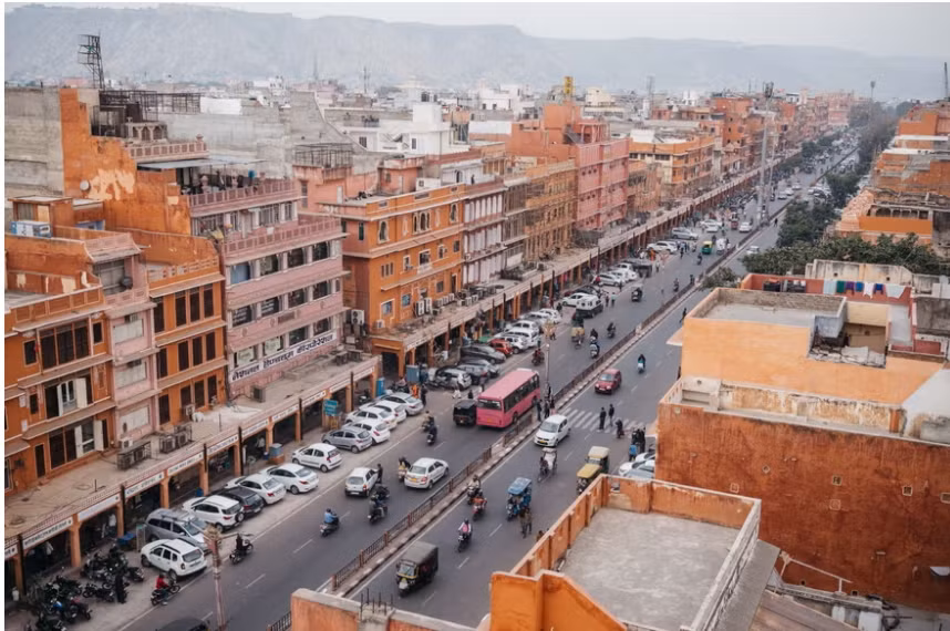 Thành phố Jaipur, thủ phủ tỉnh Rajasthan (Ấn Độ) là cái nôi của nhiều nghề truyền thống, đặc biệt là nghề kim hoàn và chế tác đá quý với mức độ tinh xảo hàng đầu Ấn Độ. Ảnh: Theguardian