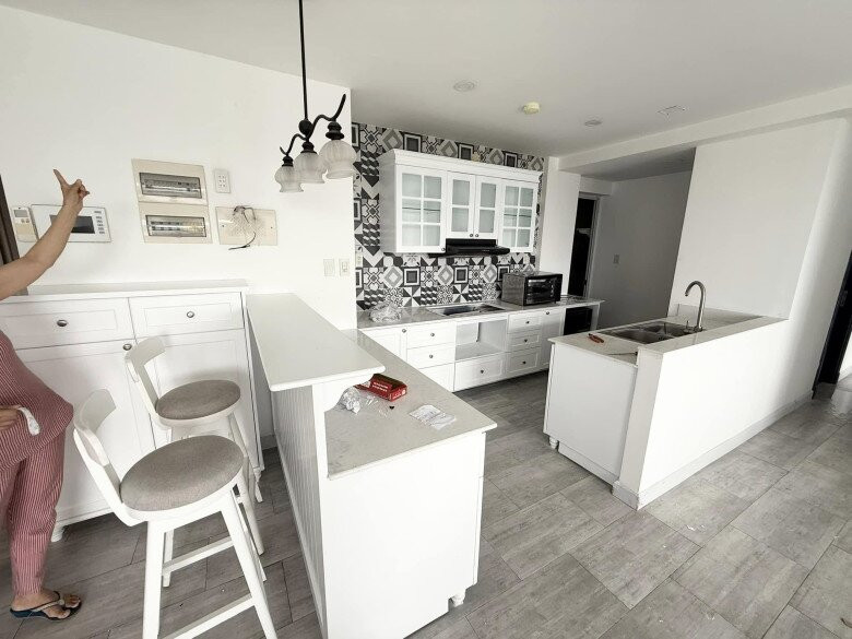 Vừa qua, ca sĩ Pha Lê đã bán căn nhà rộng 120m2 trong khu "nhà giàu" Phú Mỹ Hưng. Không lâu sau đó, bà mẹ đơn thân khoe tổ ấm mới rộng rãi hơn khiến nhiều người xuýt xoa. Ảnh: FBNV