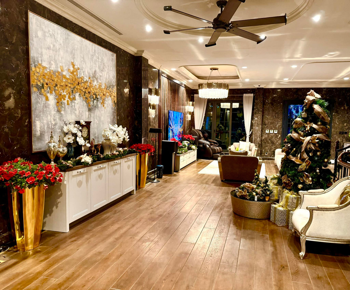 Nhưng năm nay, Lã Thanh Huyền cho biết không tốn tiền vào việc trang trí. Ảnh: FB Lã Thanh Huyền