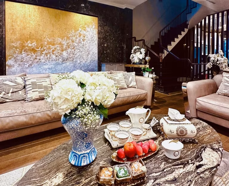 Nội thất trong nhà nhập khẩu hoàn toàn từ nước ngoài như Italy, Đức, Bồ Đào Nha. Ảnh: FB Lã Thanh Huyền