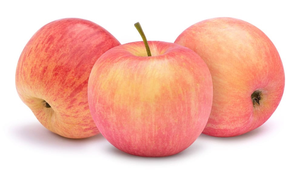 Táo Fuji chắc, ngọt, giòn, giá dao động từ 80.000 đến gần 200.000 đồng/kg, tùy thuộc vào các yếu tố như kích thước và điều kiện trồng trọt. Ảnh: Rarest