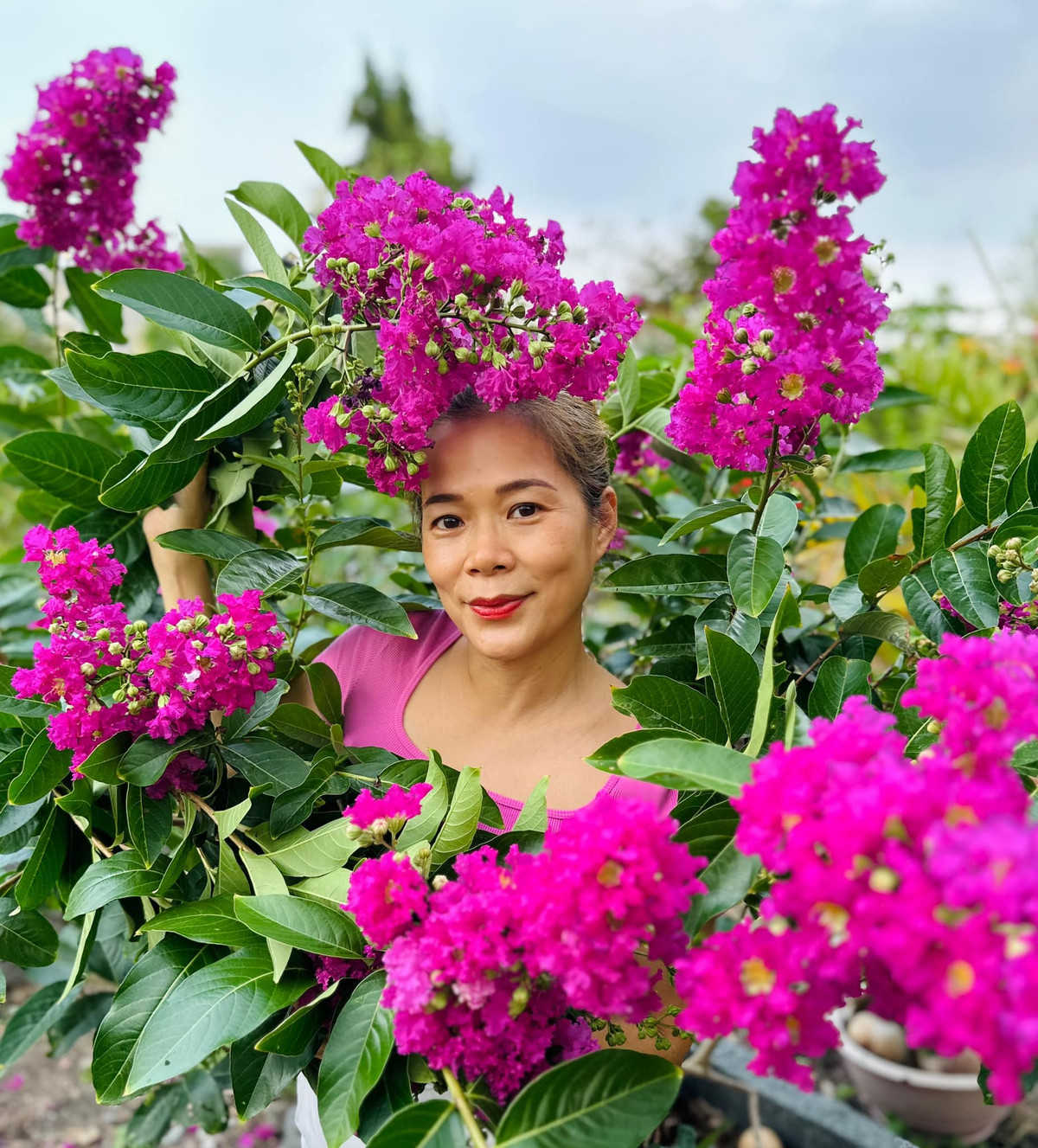 "Nữ ca sĩ đại gia" từng nhiều lần khoe các loài hoa trong vườn nhà khiến bạn bè, khán giả xuýt xoa. Ảnh: FB Hoàng Thị Mỹ Lệ