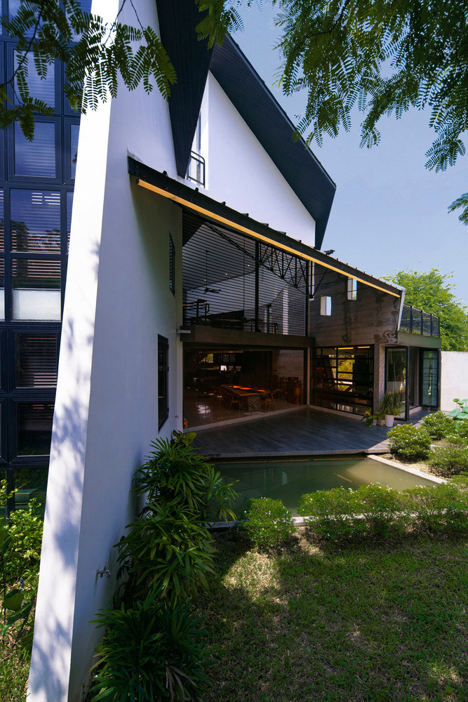 Gia chủ muốn ngôi nhà phải có nét riêng, độc đáo nhưng cũng tạo nên những không gian để nơi đó, gia đình sẽ quây quần bên nhau sau một tuần làm việc mệt mỏi. Ảnh: Dung Huỳnh