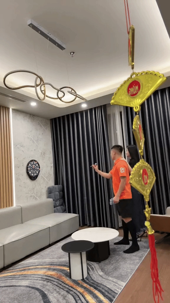 Ngoài ra, Quang Hải cũng rất nhạy bén trong việc đầu tư tài chính khi mua căn hộ tại Hà Nội và TP HCM. Ảnh: FBNV