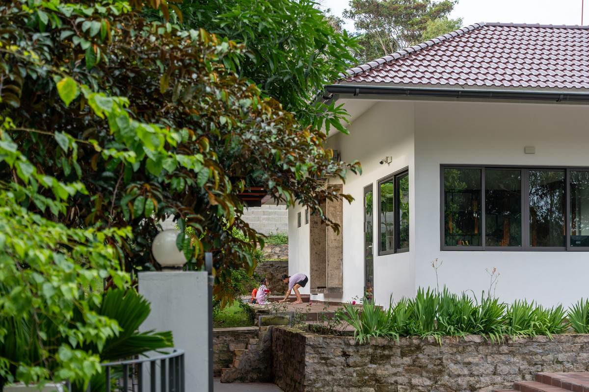 Bằng cách giải quyết các nhu cầu cơ bản và sử dụng kỹ thuật phổ biến, kiến trúc sư đề xuất giải pháp thiết kế đạt được tính bền vững về môi trường, đảm bảo các giá trị cốt lõi của kiến trúc nhà ở. Ảnh: Cao Hoa