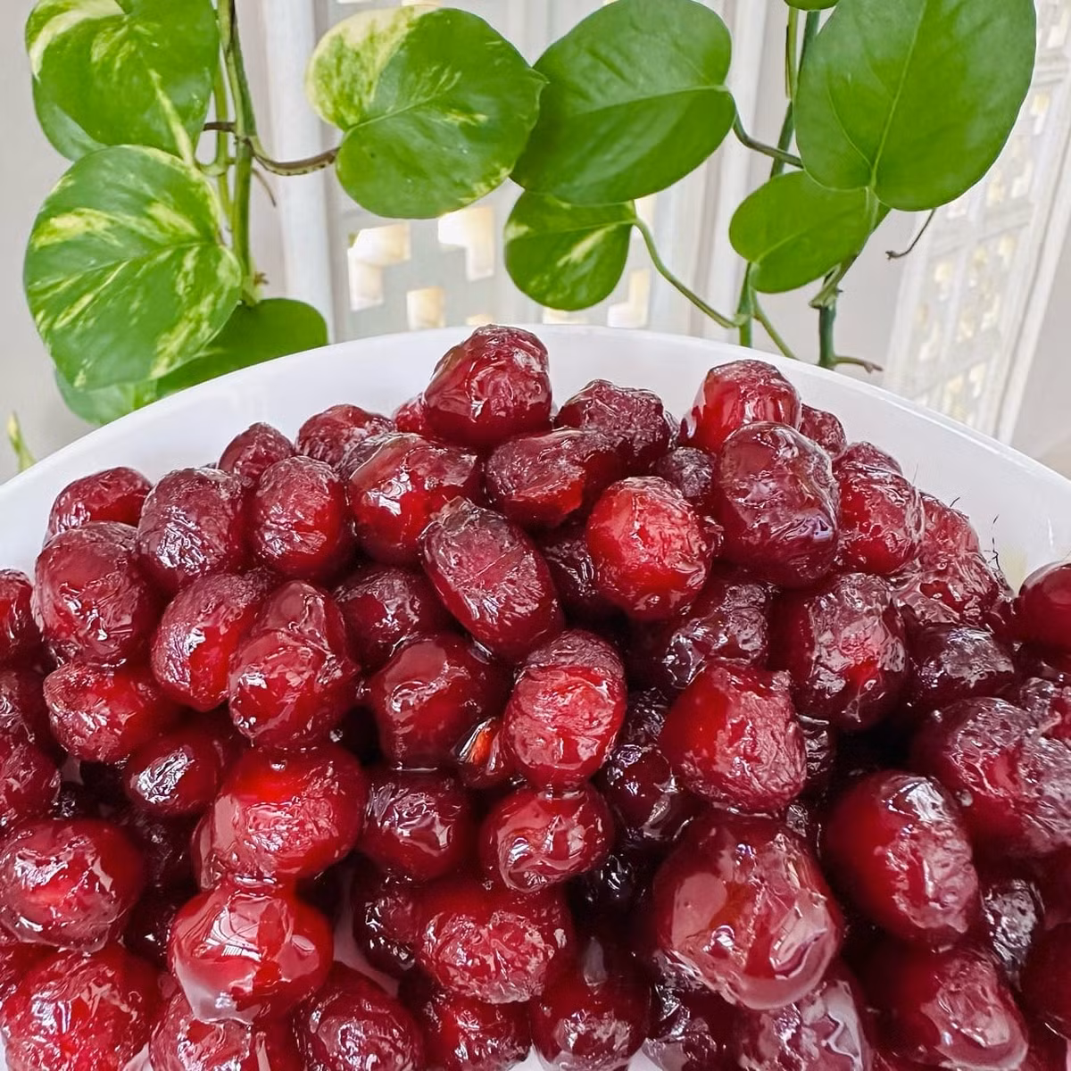 Một trong số đó là mứt chùm ruột, một đặc sản của Tây Ninh. Ảnh: Facebook