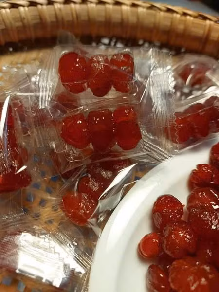 Trên thị trường, mứt chùm ruột có giá 150.000 - 200.000 đồng/kg. Ảnh: Facebook