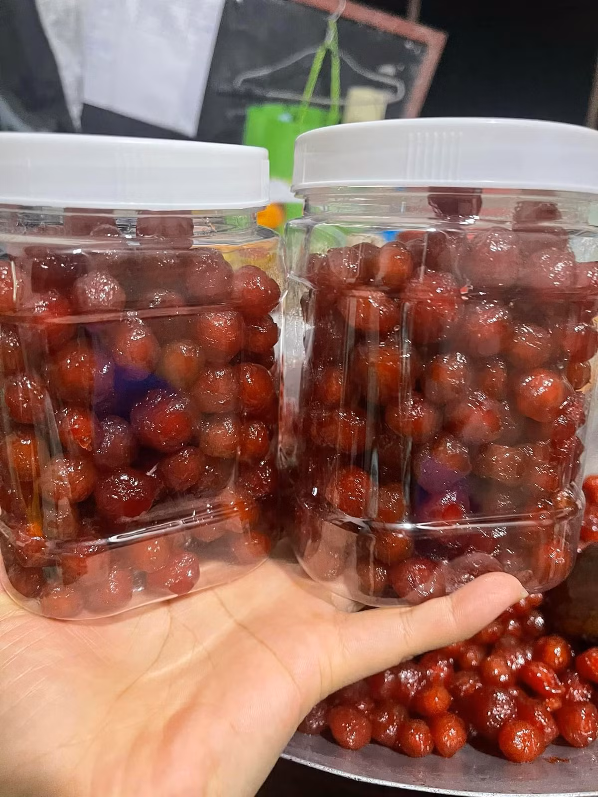 Mứt chùm ruột có màu sắc bắt mắt, vị ngọt chua thơm ngon. Ảnh: Facebook