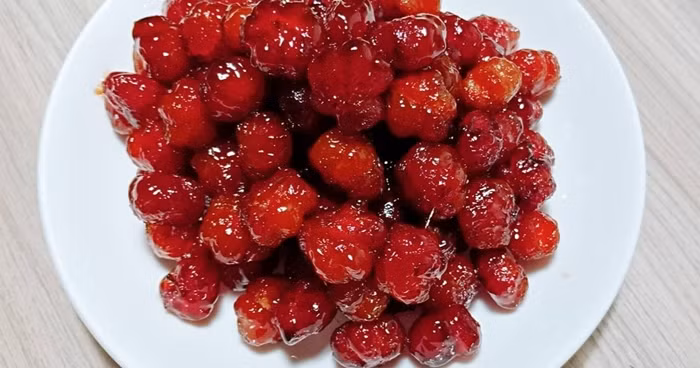 Dịp Tết, mứt chùm ruột trở thành đặc sản được nhiều thực khách tìm mua. Ảnh: Internet