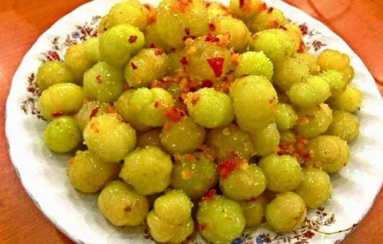 Từ chùm ruột có thể chế biến thành các món: chùm ruột chanh muối, chùm ruột xóc muối đường, mứt chùm ruột... Ảnh: Internet