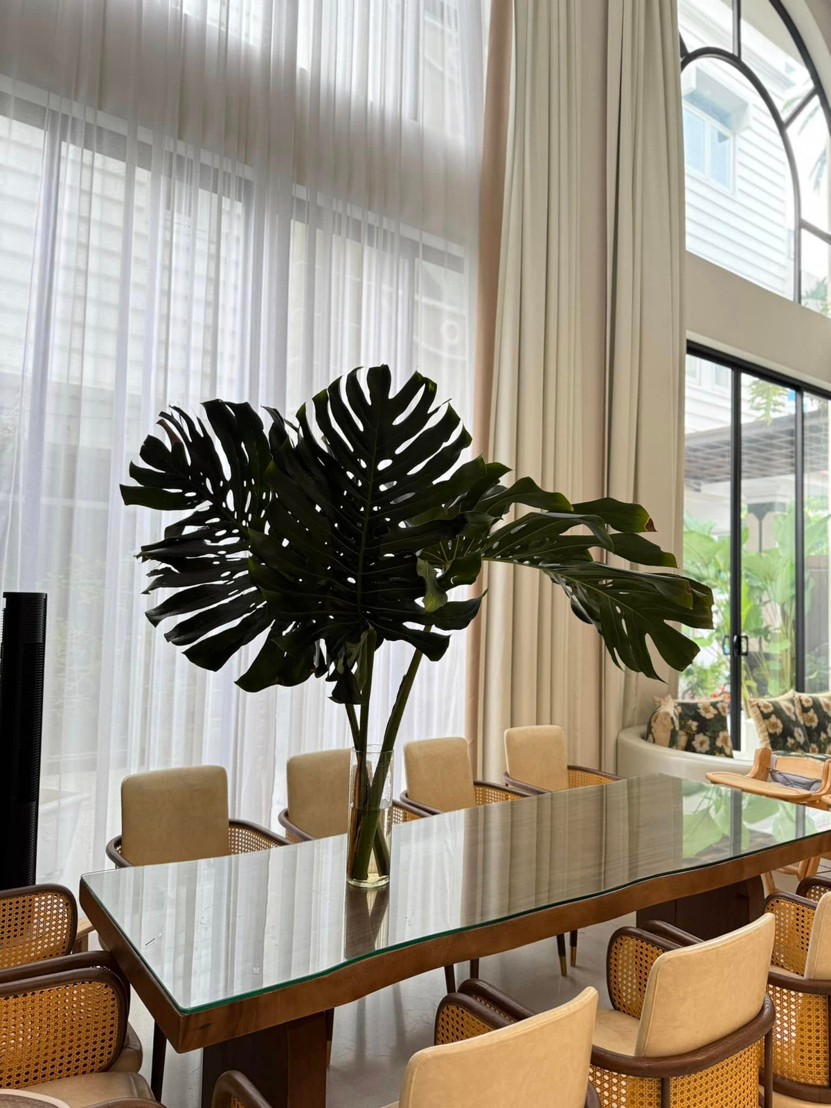 Vân Trang cho biết, vợ chồng cô đặt nhiều tâm huyết hoàn thiện ngôi nhà vì muốn các con có không gian sống như một khu nghỉ dưỡng thu nhỏ. Ảnh: FB Vân Trang