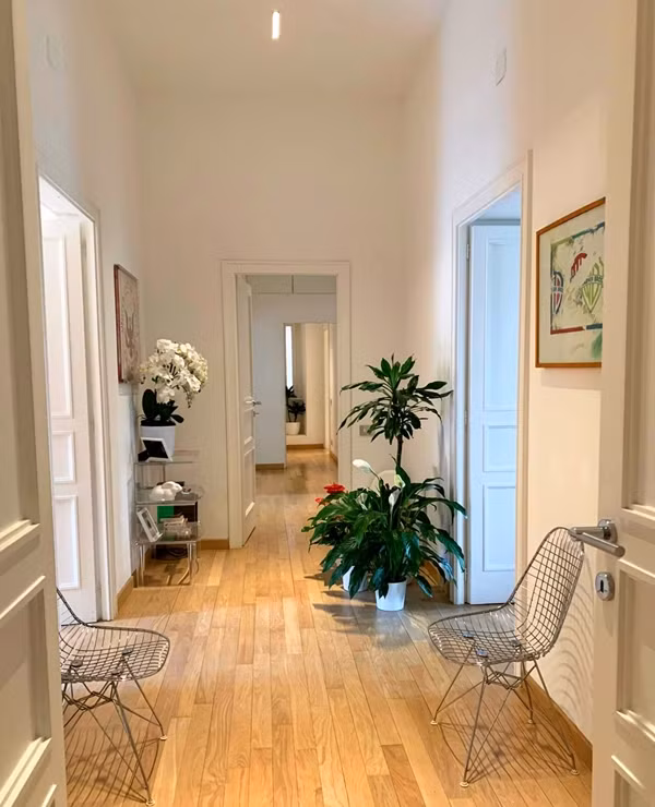 Hành lang được trang trí đẹp mắt. Ảnh: Vietnamnet