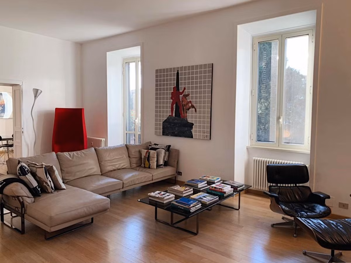 Ngô Mỹ Uyên không thay đổi cấu trúc mà chỉ xây thêm tường ngăn cách không gian bên trong căn nhà. Ảnh: Ngoisao