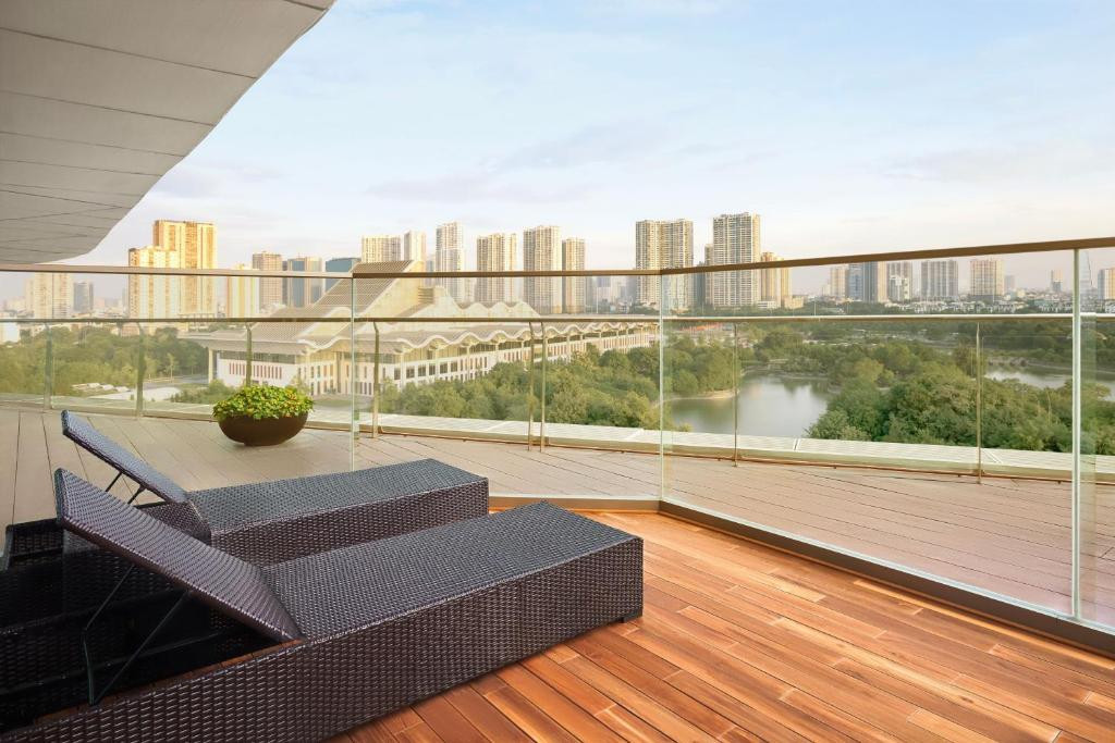 Giá phòng tại JW Marriott Hanoi dao động từ 5 - 150 triệu đồng mỗi đêm, tùy thuộc vào hạng phòng. Ảnh: Booking