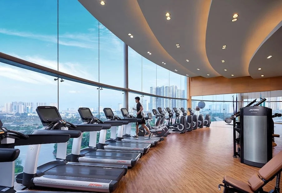 Phòng tập gym với trang thiết bị hiện đại bên trong khách sạn. Ảnh: JW Marriott.