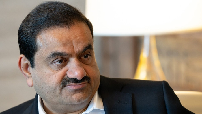 Ông Gautam Adani hiện sở hữu khối tài sản ròng 61,1 tỷ USD, là người giàu thứ 2 Ấn Độ và giàu thứ 25 trên thế giới. Ảnh: CNN