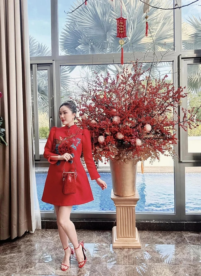 Nội thất trong biệt thự vô cùng sang trọng và bắt mắt. Ảnh: FBNV