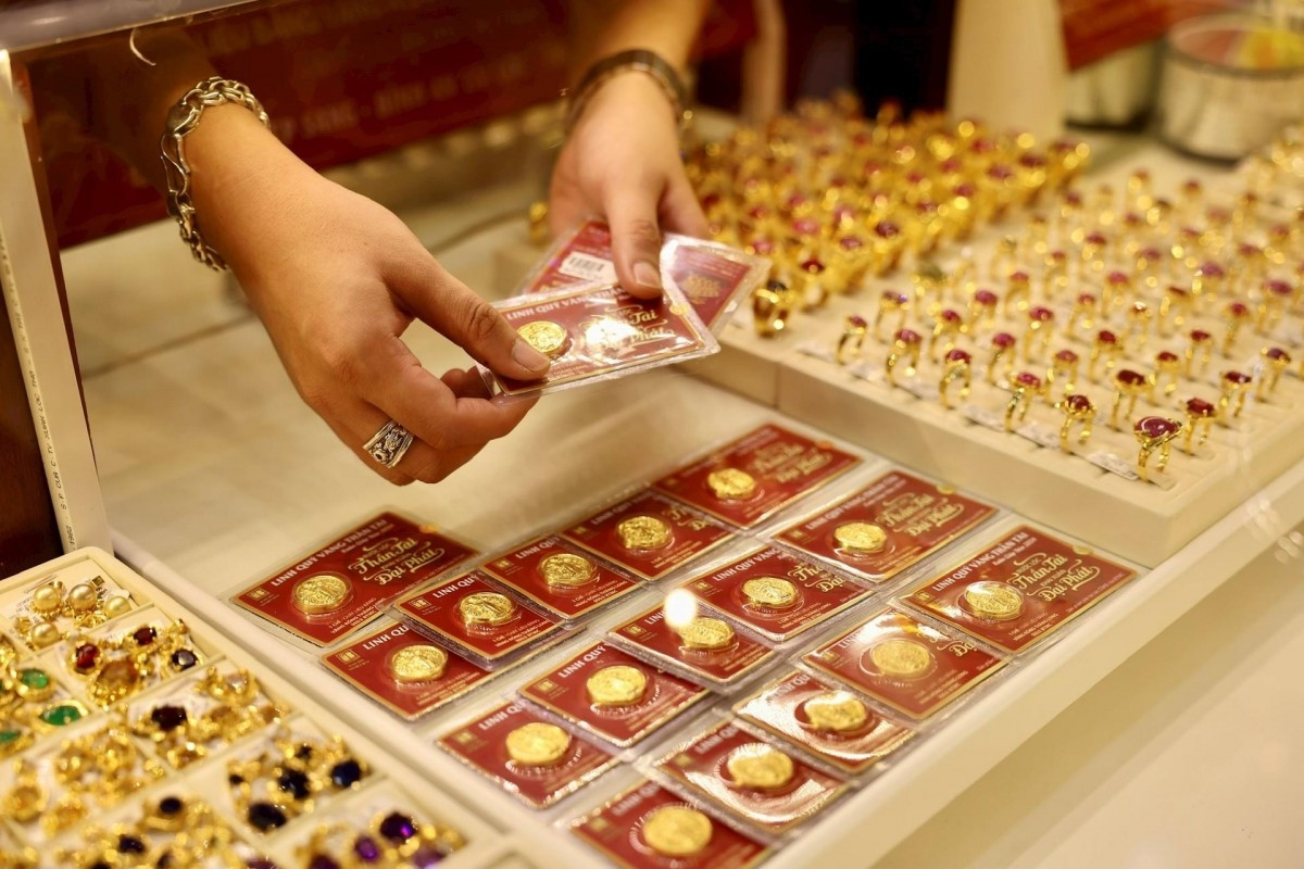 Gia vang hom nay 02/12: Tang du doi?