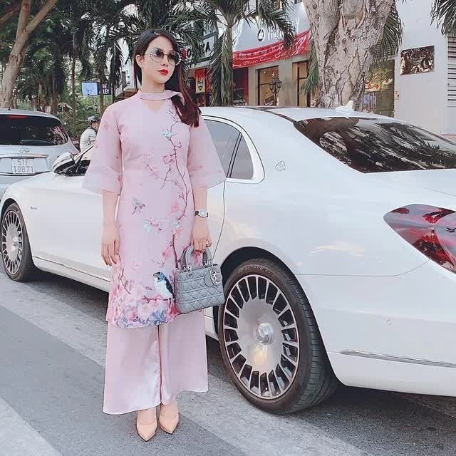 Thiếu gia Đức Phạm từng mạnh tay sắm chiếc Mercedes-Benz S450 Maybach. Tuy nhiên, chiếc xe đã được sang tên chủ nhân mới chỉ hơn 1 năm sau đó. Ảnh: ĐSPL