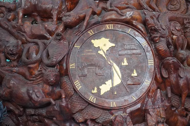 Kim đồng hồ được đặt đúng 11h30, đánh dấu thời khắc lịch sử ngày 30/4/1975. Ảnh: Người đưa tin