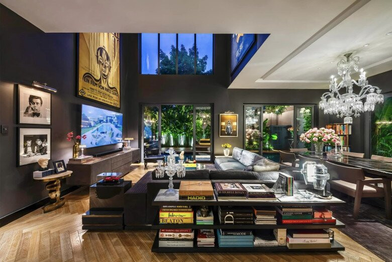 NTK Thái Công cũng thường xuyên dùng pha lê trang trí cho căn nhà của mình. Ảnh: FBNV