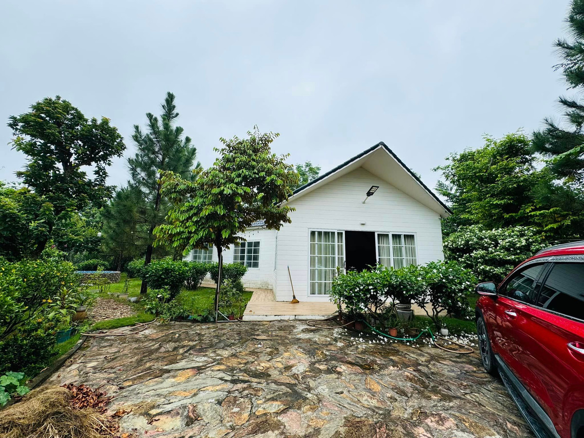 Ngoài đời thực, nam diễn viên là người cực kỳ tình cảm. Anh chàng từng khiến nhiều ngưỡng mộ khi báo hiếu bố mẹ căn nhà vườn ở Tam Đảo (Vĩnh Phúc). Ảnh: FB Đỗ Duy Nam