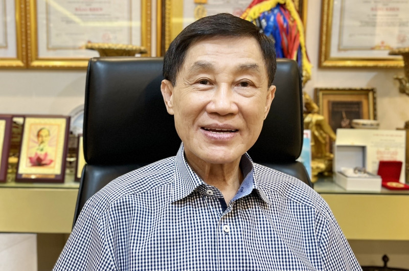 Không cần sự màu mè, phô trương, tỷ phú Johnathan Hạnh Nguyễn vẫn để lại dấu ấn sâu sắc với hành động nhân ái và đầy ý nghĩa. Ảnh: Daibieunhandan