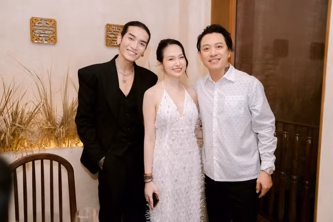 Thời gian qua, Tuấn Hưng cùng vợ kinh doanh, làm từ thiện. Tháng 8/2024, Tuấn Hưng và bà xã Hương Baby khai trương nhà hàng chay tại TP HCM. Ảnh: Facebook