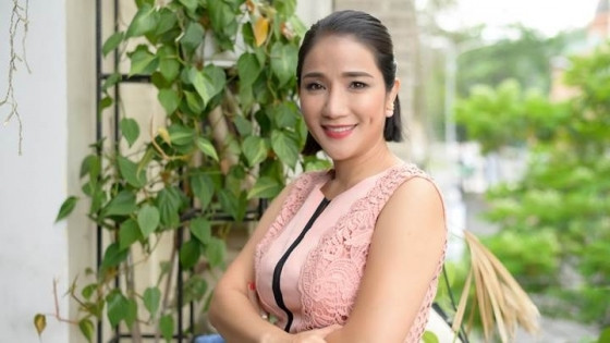 Mới đây, MC Cát Tường cho biết một vài trang mạng sử dụng tên tuổi của cô để làm giả thông tin đăng tuyển người tham gia gameshow tại Mỹ nhằm lừa tiền với lý do chi phí tham gia chương trình. Nữ MC hy vọng mọi người cảnh giác trước thủ đoạn của đối tượng xấu. Ảnh: Nông nghiệp