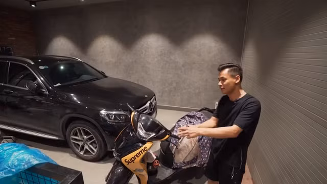 Độ Mixi cũng sở hữu xe sang, bộ sưu tập mô hình lên đến hàng tỷ đồng. Ảnh chụp màn hình