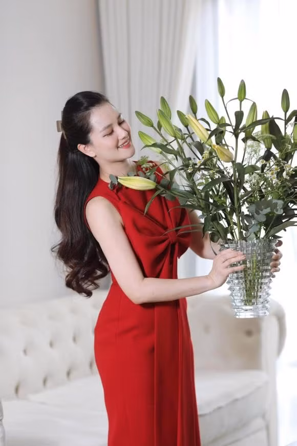 Nữ MC tự tay decor căn hộ của mình thật xinh xắn. Ảnh: FBNV