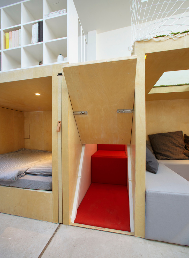 Diện tích sử dụng trong mỗi chiếc hộp gỗ khiêm tốn nhưng đảm bảo được không gian sử dụng. Ảnh: Ruijing Photo