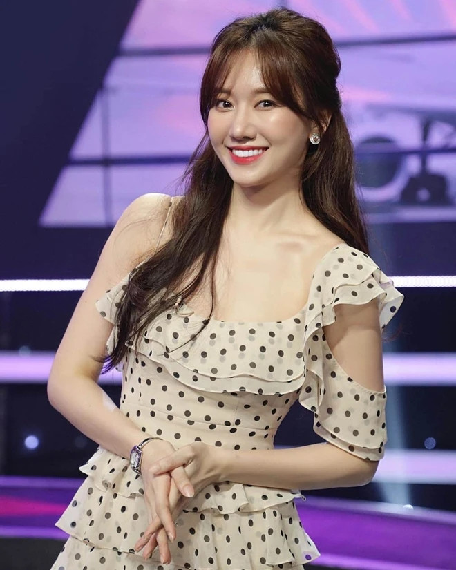 Bên cạnh đó, Hari Won cũng thường xuyên xuất hiện trong các chương trình giải trí. Ảnh: FBNV