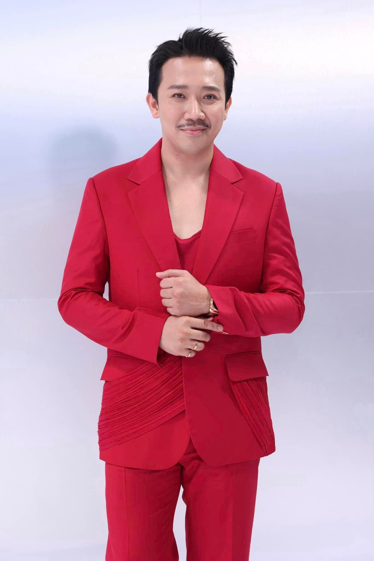 Bên cạnh hôn nhân viên mãn, Trấn Thành - Hari Won còn khiến khán giả ngưỡng mộ bởi khối tài sản đồ sộ. Trấn Thành được xem là "đại gia ngầm" trong làng giải trí khi thuộc top những sao hạng A đắt show và hợp đồng quảng cáo. Ảnh: FB Trấn Thành