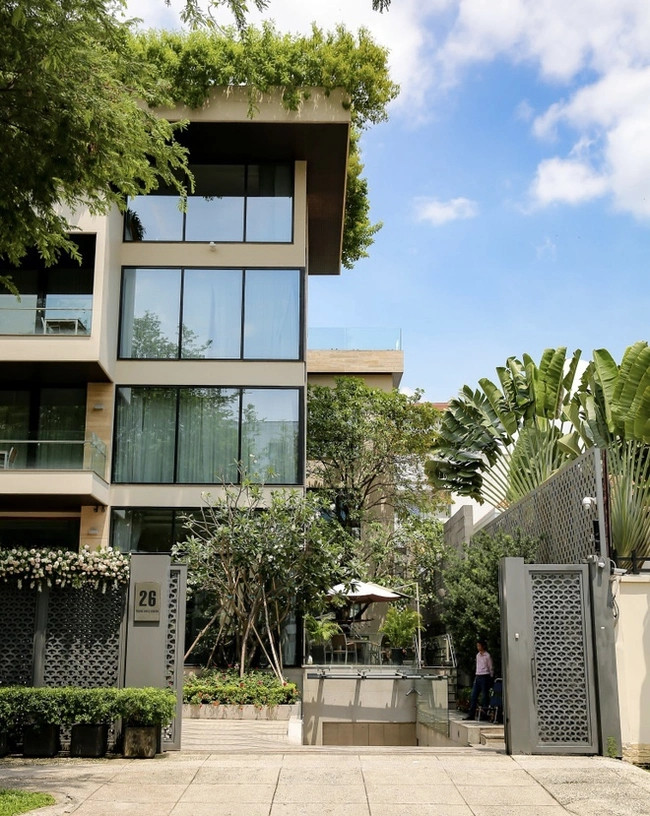 Biệt thự của Hoa hậu Đặng Thu Thảo và đại gia Trung Tín nằm trên trục đường lớn tại Quận 1 (TP HCM). Ảnh: Znew