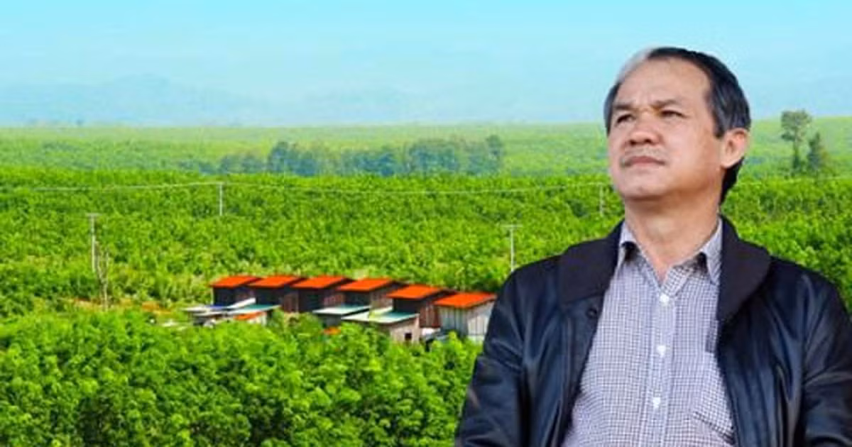 Trả lời báo giới trong cuộc họp báo tháng 11/2024 vừa qua, bầu Đức trải lòng: "Chết ở đâu, đứng lên ở đó. Nông nghiệp đã khiến Hoàng Anh Gia Lai sa lầy, nhưng cũng chính nhờ nông nghiệp để vực dậy và thoát khỏi tình cảnh khó khăn nhất".