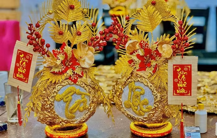 Một số tiểu thương cho biết, những trái dừa dát vàng năm nay đã giảm so với các năm trước do nguồn cung nhiều hơn. Ảnh: Facebook