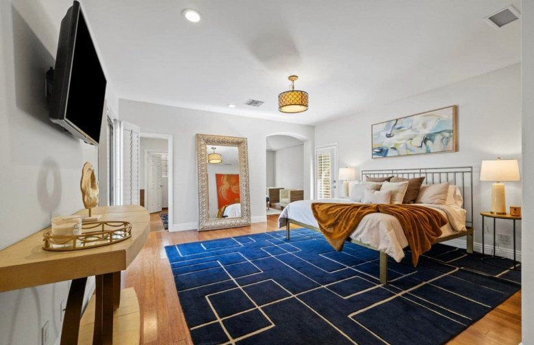 Phòng ngủ thể hiện gu thẩm mỹ tinh tế của gia chủ. Ảnh: FBNV