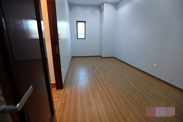 Phòng ngủ của tiền vệ Quang Hải ở tầng 2 được sơn màu xanh pastel. Ảnh: Vietnamnet