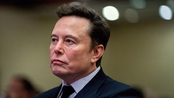 Khối tài sản của Elon Musk tăng chủ yếu nhờ vào sự tăng giá mạnh mẽ của cổ phiếu Tesla, vốn đã tăng gấp đôi kể từ đầu năm. Ảnh: CNN