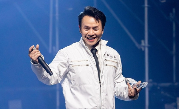 Theo ước tính của Socialblade, mỗi tháng kênh Youtube của Binz cho thu nhập từ 1,7 nghìn USD đến 26,8 nghìn USD, tương đương hơn 40 triệu đồng đến hơn 637 triệu đồng. Ảnh: Internet