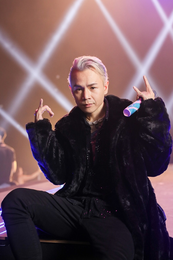 Bắt đầu sự nghiệp âm nhạc chuyên nghiệp năm 2008, đến nay Binz được đánh giá là rapper số 1 Việt Nam với mức cát-xê lên tới 300-400 triệu đồng/show diễn. Ảnh: Người lao động