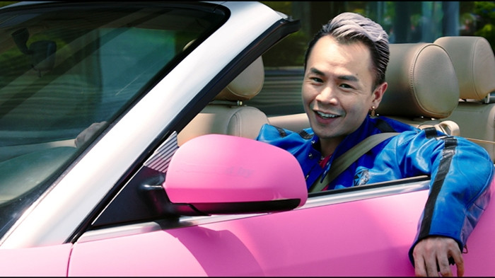 Không chỉ có nguồn thu cao từ nền tảng Youtube, rapper Binz còn có thu nhập khủng từ các chương trình biểu diễn và PR cho các thương hiệu, sản phẩm, các nhãn hàng. Ảnh: Baophunu