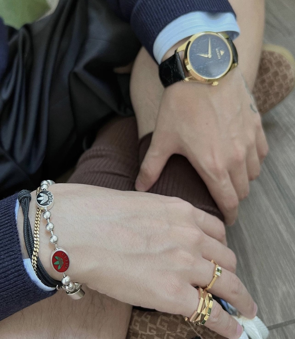 Là nam ca sĩ nổi tiếng hàng đầu trong showbiz Việt, mỗi lần xuất hiện Sơn Tùng đều khiến dân tình choáng váng vì những món đồ hiệu đắt đỏ. Ảnh: FBNV