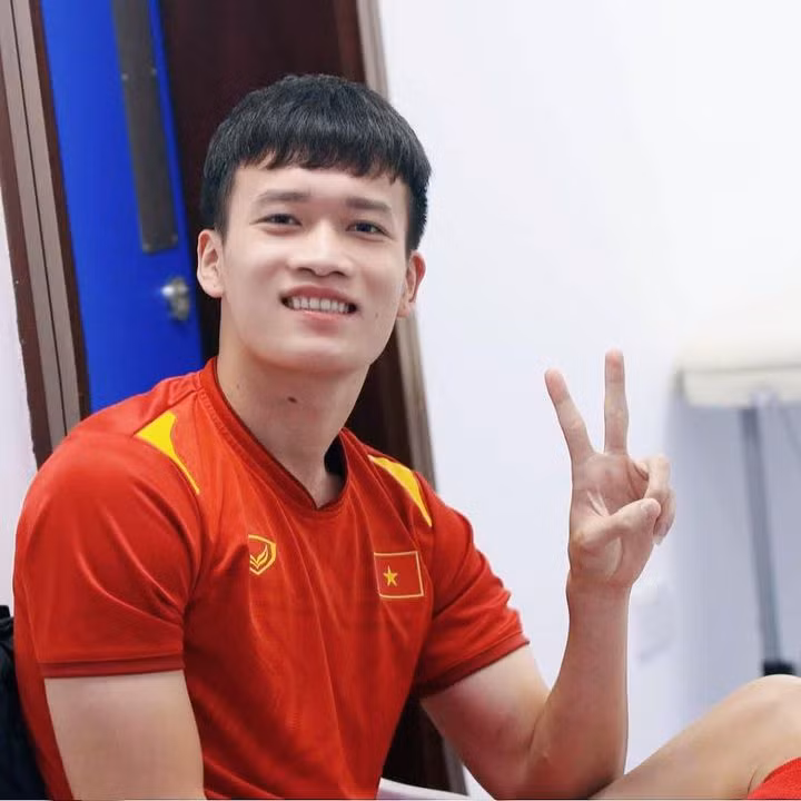 Thông tin tiền vệ Hoàng Đức sẽ rời Thể Công Viettel để có thể gia nhập đội bóng hạng Nhất - Ninh Bình ngay trong tháng 10 này đang thu sự quan tâm của đông đảo người hâm mộ. Ảnh: FB Nguyễn Hoàng Đức