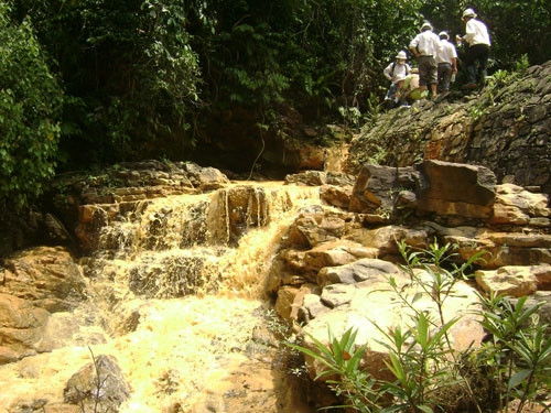 Thời điểm Công ty Bồng Miêu còn khai thác, tổng diện tích khai thác tại mỏ là 385ha. Trong đó, 230ha khai thác lộ thiên và 100ha khai thác hầm lò, 28ha bãi thải. Ảnh: Người lao động